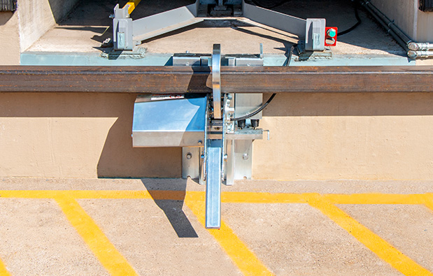 trailer restraint dock equipment