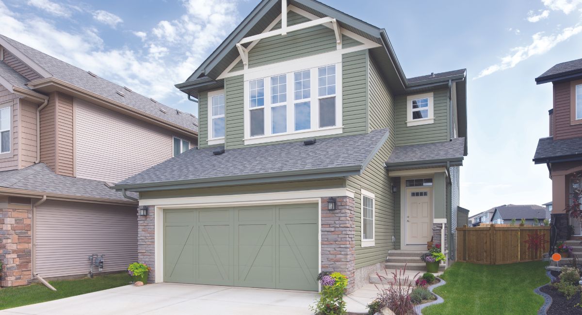 carriage house garage goor