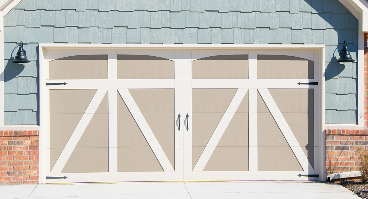 carriage house garage goors