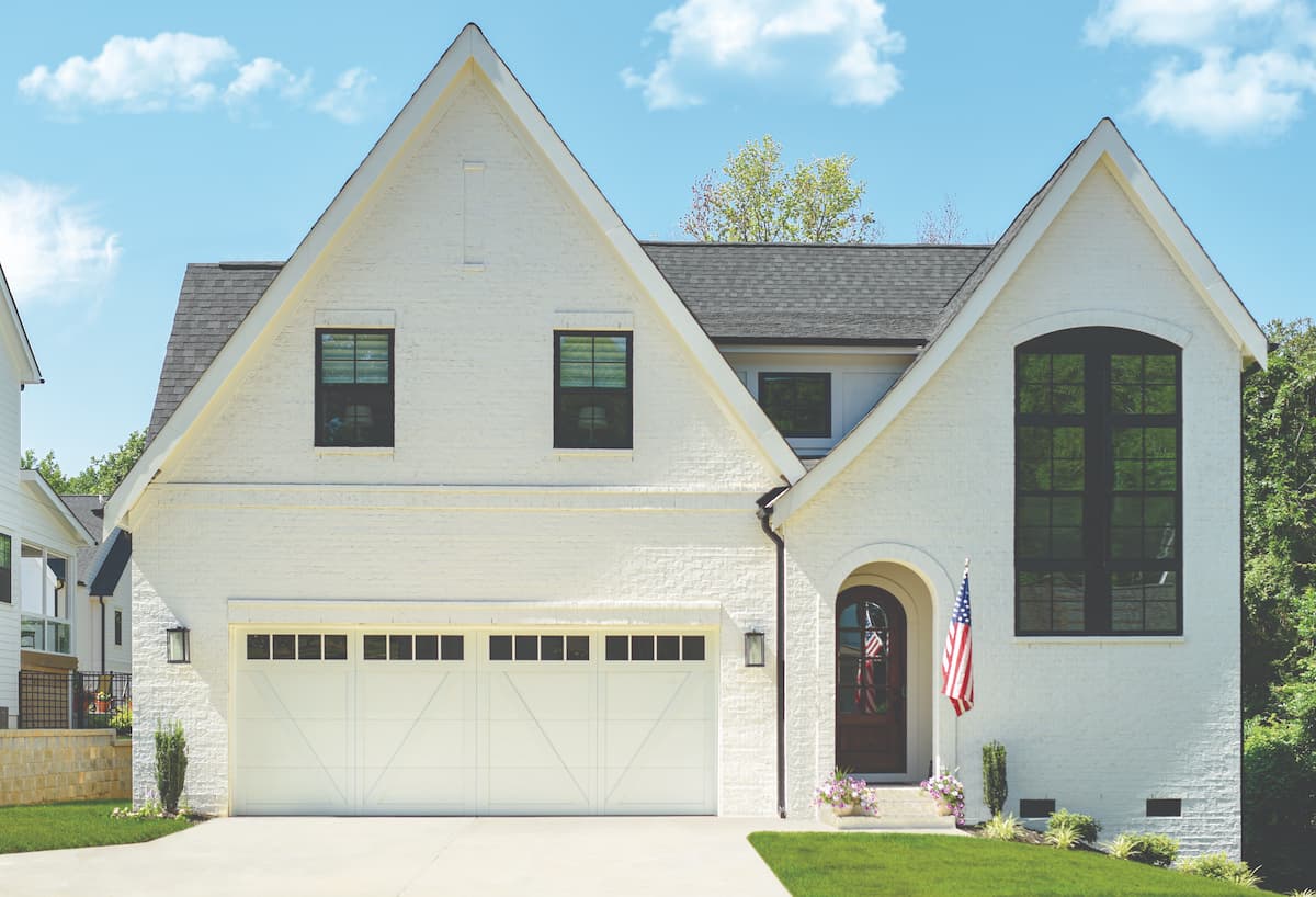 Wayne Dalton 8600 Bellview White Stockbridge garage door