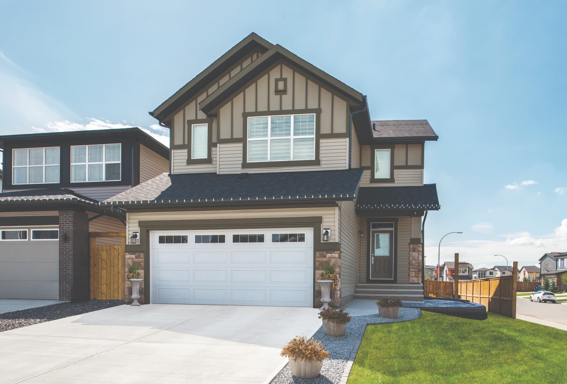 Wayne Dalton 8300 Long White Stockbridge garage door