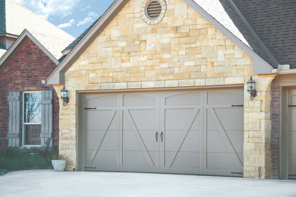 Wayne Dalton 8600 carriage house garage door